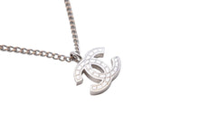 Load image into Gallery viewer, CHANEL シャネル ネックレス ココマーク アクセサリー 04V 6g メタル ラインストーン シルバー 美品 中古 51689