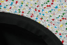 Load image into Gallery viewer, 極美品 CHANEL シャネル ラメファンタジー ツイードキャップ 帽子 17S フランス製 ホワイト マルチカラー 中古 51766