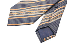 Load image into Gallery viewer, GUCCI グッチ ネクタイ トムフォード期 ストライプ ロゴ 総柄 紳士 服飾小物 シルク オレンジ ブラウン ベージュ 美品 中古 51804