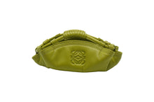 Load image into Gallery viewer, LOEWE ロエベ コインケース チャーム セット ミニ アナグラム レザー グリーン シルバー金具 美品 中古 51892