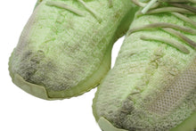 Load image into Gallery viewer, YEEZY BOOST 350 V2 GLOW IN THE DARK イージーブーストグロウスニーカー キッズ ライトグリーン 7 1/2K 良品 中古 51951