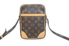 Load image into Gallery viewer, LOUIS VUITTON ルイヴィトン ダヌーブ ショルダーバッグ M45266 PVCコーティングキャンバス ブラウン ゴールド 美品 中古 51992