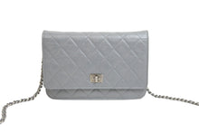 Load image into Gallery viewer, CHANEL シャネル 長財布 チェーンウォレット フラップ 12番台 2008年 グレインカーフレザー グレー シルバー金具 美品 中古 52095