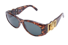 Load image into Gallery viewer, VERSACE ヴェルサーチ サングラス メデューサ MOD 424 COL 869 OD ブラウン ブラック ゴールド金具 美品 中古 52098