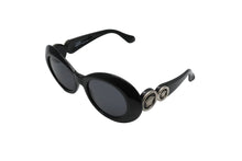 Load image into Gallery viewer, GIANNIVERSACE ジャンヌヴェルサーチ サングラス オーバル メデューサ ロゴ プラスチック メタル ブラック 美品 中古 52102