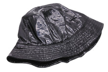 Load image into Gallery viewer, 極美品 CHANEL シャネル バケットハット エナメル パテント ブラック プレートロゴ サイズ59 中古 52161