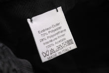 Load image into Gallery viewer, 極美品 CHANEL シャネル バケットハット エナメル パテント ブラック プレートロゴ サイズ59 中古 52161