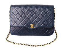 Load image into Gallery viewer, CHANEL シャネル マトラッセ ショルダーバッグ ネイビー 0番台 チェーン ラムスキン 中古 52248