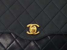 Load image into Gallery viewer, CHANEL シャネル マトラッセ ショルダーバッグ ネイビー 0番台 チェーン ラムスキン 中古 52248