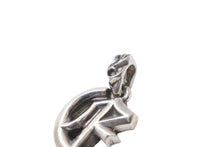 Load image into Gallery viewer, CHROME HEARTS クロムハーツ イニシャル Ｅ チャーム シルバー925 小物 8g 良品 中古 52301