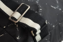 Load image into Gallery viewer, CHANEL シャネル バックパック ブラック ホワイト 6番台 ナイロン 旧トラベルライン 中古 52314