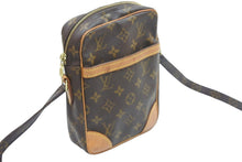 Load image into Gallery viewer, LOUIS VUITTON ルイ・ヴィトン モノグラム ダヌーブ ショルダーバッグ M45266 ゴールド金具 ロゴ 良品 中古 52329