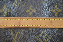 Load image into Gallery viewer, LOUIS VUITTON ルイ・ヴィトン モノグラム ダヌーブ ショルダーバッグ M45266 ゴールド金具 ロゴ 良品 中古 52329