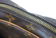 Load image into Gallery viewer, LOUIS VUITTON ルイ・ヴィトン モノグラム ダヌーブ ショルダーバッグ M45266 ゴールド金具 ロゴ 良品 中古 52329