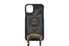 Load image into Gallery viewer, CHANEL シャネル スマホケース チェーンショルダー カーフスキン 30番台 ゴールド×シルバー金具 美品 中古 52340