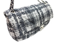 Load image into Gallery viewer, CHANEL シャネル ショルダーバッグ 18番台 2014 ツイード柄 チェーンショルダー グレー ナイロン シルバー金具 美品 中古 52341