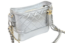 Load image into Gallery viewer, CHANEL シャネル ショルダーバッグ ガブリエル ヴィンテージカーフ チェーンショルダーバッグ 24番台 シルバー×ゴールド金具