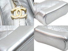 Load image into Gallery viewer, CHANEL シャネル ショルダーバッグ ガブリエル ヴィンテージカーフ チェーンショルダーバッグ 24番台 シルバー×ゴールド金具