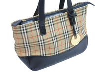 Load image into Gallery viewer, BURBERRY バーバリー トートバッグ ノバチェック柄 コットンキャンバス チャーム付き ゴールド金具 美品 中古 52343