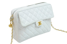 Load image into Gallery viewer, Chanel シャネル チェーンショルダーバッグ キャビアスキン ホワイト ゴールド 2番台 極美品 中古 52363