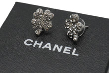Load image into Gallery viewer, CHANEL シャネル ピアス クローバー モチーフ アクセサリー 小物 7g 03A フランス製 ラインストーン SS 美品 中古 52370