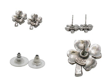 Load image into Gallery viewer, CHANEL シャネル ピアス クローバー モチーフ アクセサリー 小物 7g 03A フランス製 ラインストーン SS 美品 中古 52370