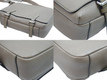 Load image into Gallery viewer, 新品同様 LOEWE ロエベ ショルダーバッグ ミリタリーメッセンジャーバッグ 652030 シルバー金具 中古 52375