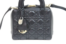 Load image into Gallery viewer, Christian Dior クリスチャンディオール レディディオール ハンドバッグ ショルダーバッグ ブラック レザー 美品 中古 52403