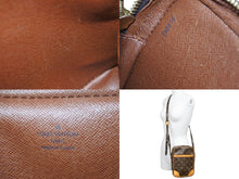 Load image into Gallery viewer, LOUIS VUITTON ルイ・ヴィトン ショルダーバッグ ダヌーブ モノグラム M45266 ゴールド金具 美品 中古 52410