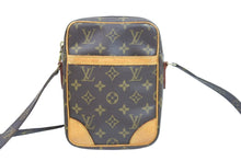 Load image into Gallery viewer, LOUIS VUITTON ルイ・ヴィトン ショルダーバッグ ダヌーブ モノグラム M45266 ゴールド金具 美品 中古 52410