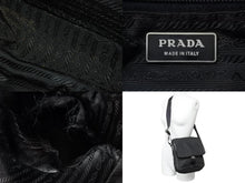 Load image into Gallery viewer, PRADA プラダ ショルダーバッグ V167 三角プレート ブラック ナイロン シルバー金具 イタリア製 良品 中古 52413
