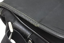 Load image into Gallery viewer, PRADA プラダ ショルダーバッグ V167 三角プレート ブラック ナイロン シルバー金具 イタリア製 良品 中古 52413