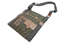 Load image into Gallery viewer, FENDI フェンディ ショルダーバッグ 8BH006 00NY0 FORT2 サコッシュ ズッカ ブラウン ナイロン ゴールド金具 良品 中古 52420
