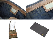 Load image into Gallery viewer, FENDI フェンディ ショルダーバッグ 8BH006 00NY0 FORT2 サコッシュ ズッカ ブラウン ナイロン ゴールド金具 良品 中古 52420