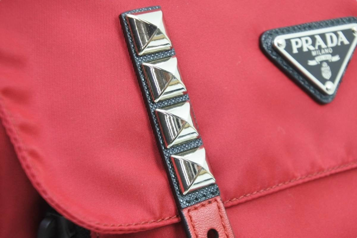 極美品 PRADA NEW VELA ショルダーバッグ ナイロン レザー 極美品 PRADA NEW VELA ショルダーバッグ ナイロン レザー