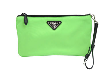 極美品 PRADA プラダ ポーチ アクセサリーポーチ テスートポーチ グリーン トライアングルプレート 1NH545 シルバー金具 中古 52544 
