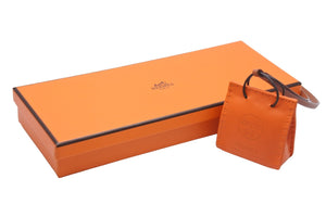 新品同様 HERMES エルメス キーホルダー・キーチャーム アニョーミロ バッグチャーム D AM刻印 079065CA FEU/GOLD 中古 52620