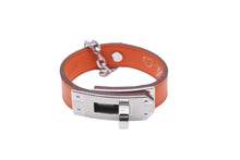 Load image into Gallery viewer, 極美品 HERMES エルメス キーホルダー・キーチャーム グローブホルダー ヴォースイフト 201009G シルバー金具 中古 52621