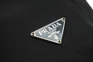 PRADA プラダ 巾着ポーチ NERO トライアングルロゴ ITALY製 テスート ブラック シルバー金具 美品 中古 52625