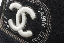 Load image into Gallery viewer, CHANEL シャネル キャップ 帽子 ココマーク 刺 イアンコナー ブラック パイル イタリア製 サイズL 美品 中古 52676