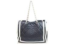 Load image into Gallery viewer, CHANEL シャネル ココマーク チェーントートバッグ 13番台 ラムスキン ブラック ホワイト シルバー金具 中古 52760
