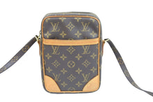 Load image into Gallery viewer, LOUIS VUITTON ルイ・ヴィトン モノグラム ダヌーブ ショルダーバッグ M45266 ブラウン ゴールド金具 美品 中古 52777