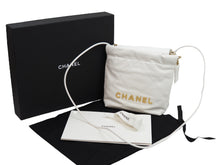 Load image into Gallery viewer, 新品同様 CHANEL22 シャネル ショルダーバッグ チェーンショルダーバッグ カーフスキン AS3980 ホワイト ゴールド金具 中古 52781