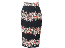 Load image into Gallery viewer, 極美品 DOLCE&amp;GABBANA ドルチェアンドガッバーナ 花柄 スカート ブラック ボトムス シルク F4R12T サイズ38 中古 52827