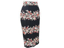 Load image into Gallery viewer, 極美品 DOLCE&amp;GABBANA ドルチェアンドガッバーナ 花柄 スカート ブラック ボトムス シルク F4R12T サイズ38 中古 52827