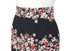 Load image into Gallery viewer, 極美品 DOLCE&amp;GABBANA ドルチェアンドガッバーナ 花柄 スカート ブラック ボトムス シルク F4R12T サイズ38 中古 52827