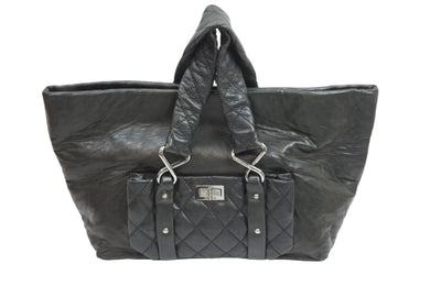 CHANEL シャネル トートバッグ 2.55 マトラッセ 11番台 シリアルシール レザー ブラック シルバー金具 美品 中古 52860