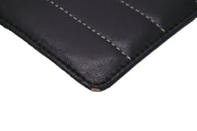Load image into Gallery viewer, CHANEL シャネル パスケース カードケース ココマーク フランス製 レザー ブラック シルバー金具 良品 中古 52931