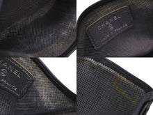 Load image into Gallery viewer, CHANEL シャネル パスケース カードケース ココマーク フランス製 レザー ブラック シルバー金具 良品 中古 52931