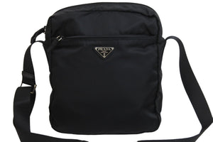 PRADA プラダ ショルダーバッグ 斜めがけバッグ トライアングルロゴ ナイロン ブラック シルバー金具 美品 中古 52981